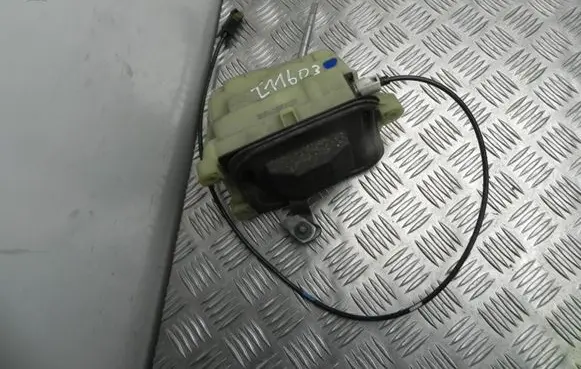 Mercedes-Benz C AMG W204 Gear shifter/selector A2042673924 I11603