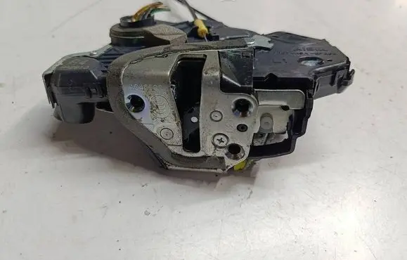 Toyota Verso Front door lock a5f28w9