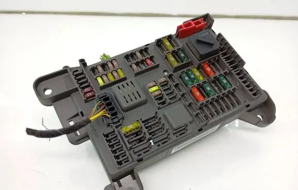 BMW X5 E70 Fuse module 6931687 693168704 518954021A