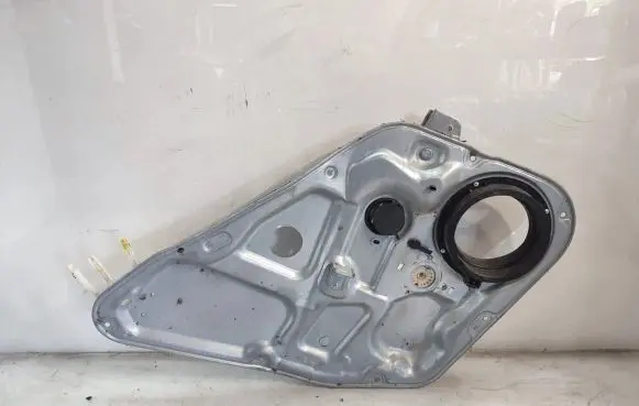 Hyundai Sonata Rear window lifting mechanism without motor 963323K000