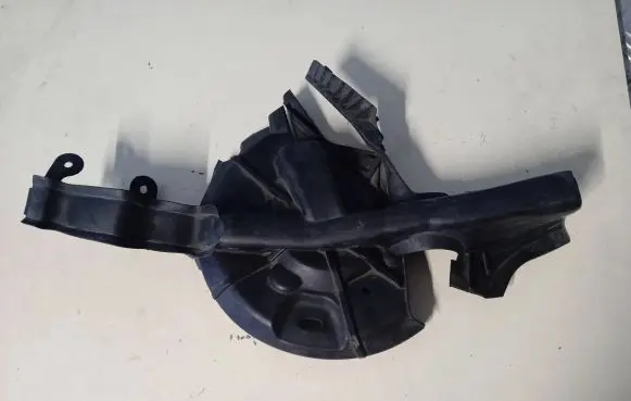 BMW M4 F82 F83 Engine compartment rubber 8066662