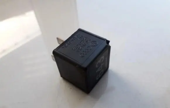 Audi A6 S6 C6 4F Other relay 8K0951253