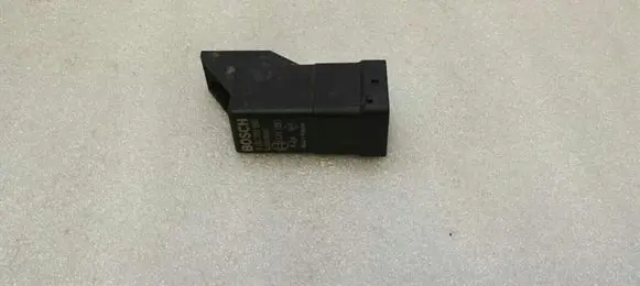 Mercedes-Benz C W205 Glow plug pre-heat relay 8200798585