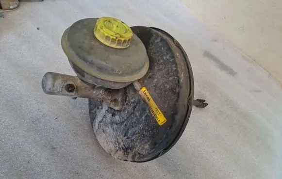 Audi 100 S4 C4 Brake booster 4A0612105A