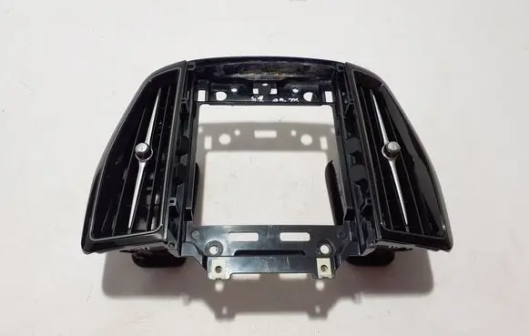 Volvo XC60 Dash center air vent grill 31417742