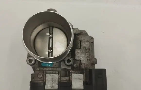 Volkswagen PASSAT B7 Throttle valve 03C133062AA 263222