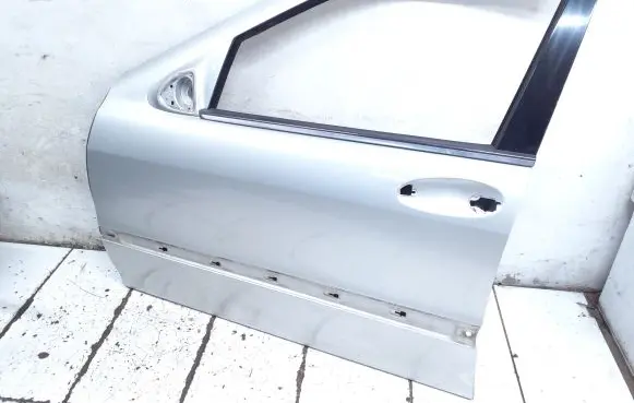 Mercedes-Benz S W220 Front door