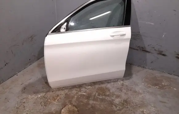 Mercedes-Benz GLC X253 C253 Front door 2537220310 2537200305