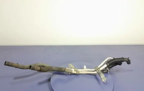 Engine coolant pipe/hose