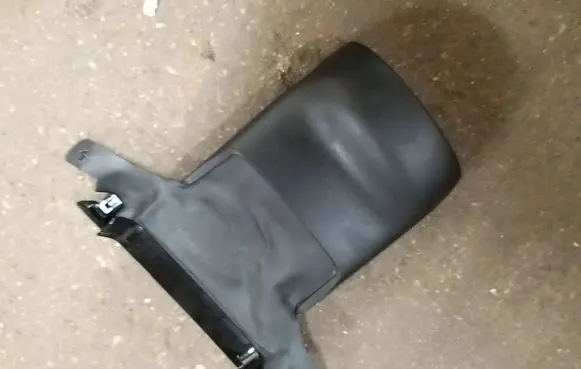 Steering wheel column trim