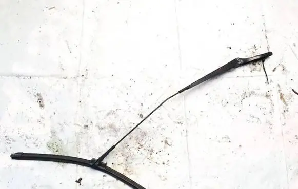 Volvo S40 Front wiper blade arm 30698250