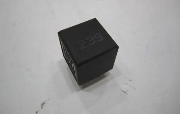 Audi A6 S6 C5 4B Other relay 445955529A 72HA003