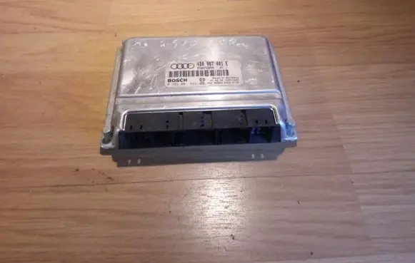 Audi A6 S6 C5 4B Engine control unit/module 0281001833 4B0907401E