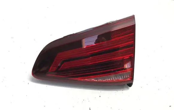 Volkswagen Golf VII Tailgate rear/tail lights 5G0945094AH