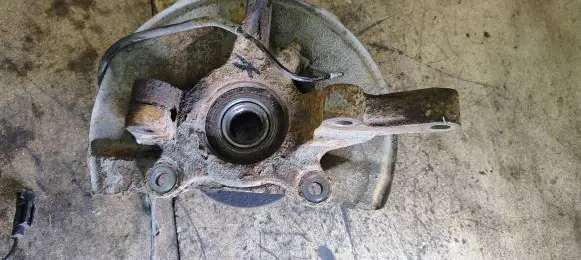 Mitsubishi Outlander Front wheel hub