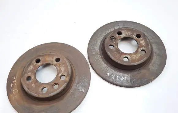 Volkswagen Transporter - Caravelle T4 Rear brake disc