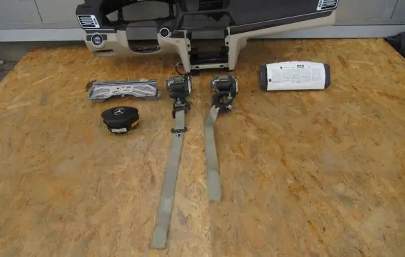Mercedes-Benz E C207 W207 Airbag set with panel A2076802287