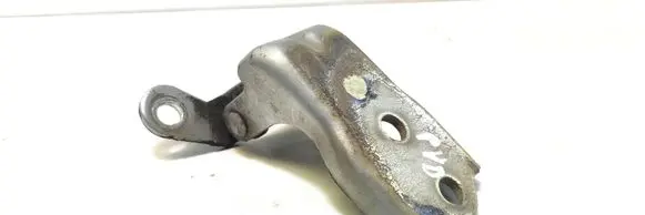 Chevrolet Captiva Front door upper hinge