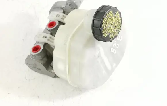 Brake fluid reservoir