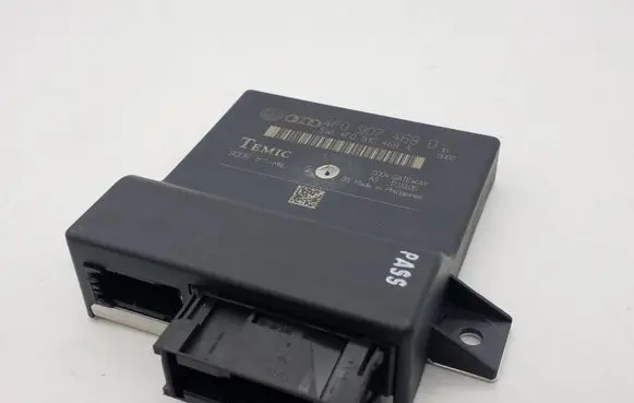 Audi A6 S6 C6 4F Gateway control module 4F0907468D 4F0910468A