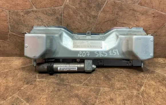 Mercedes-Benz E C207 W207 Knee airbag A204860200