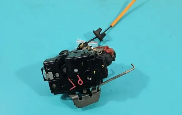 Audi A4 S4 B6 8E 8H Rear door lock 4B0839016D IMPRK1447241