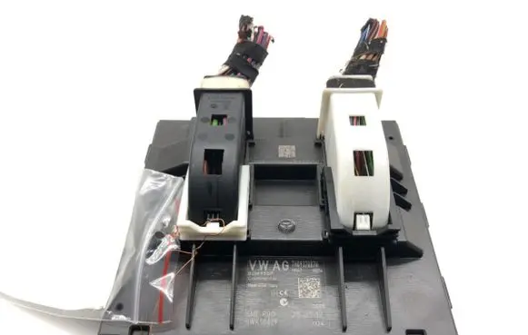 Volkswagen Transporter - Caravelle T5 Central body control module 7H0937087H