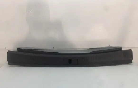 Trunk/boot sill cover protection