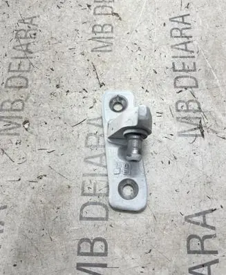Mercedes-Benz C W205 Front door upper hinge