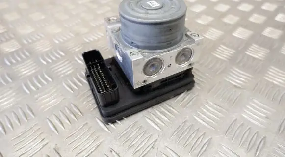 BMW X1 F48 F49 ABS Pump 6878051