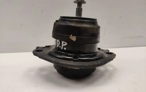 Engine mount bracket