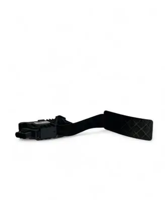 Accelerator throttle pedal