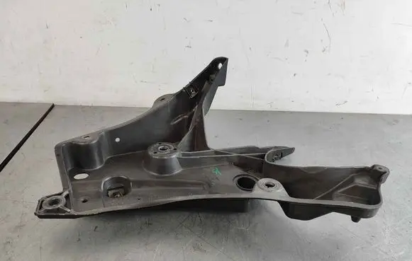 Volvo S90, V90 Fender mounting bracket 31378985