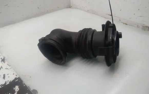 Chrysler Sebring (ST-22 - JR) Air intake duct part