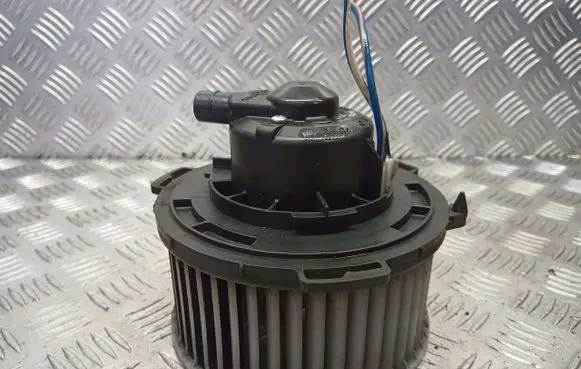 Mazda 5 Front door blower motor 8940000270