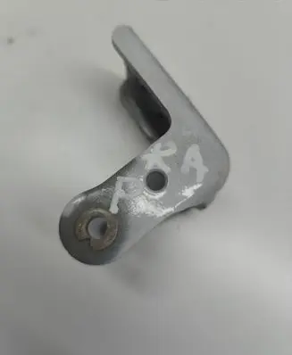 Peugeot 3008 II Front door lower hinge 