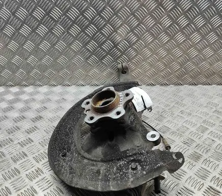 Front wheel hub