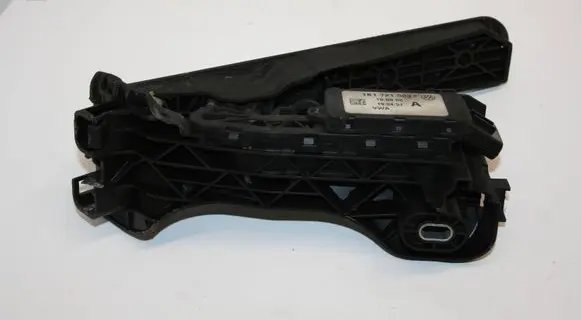Volkswagen Golf V Accelerator throttle pedal 1K1721503P