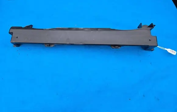 BMW X5M E70 Top upper radiator support slam panel 7576271