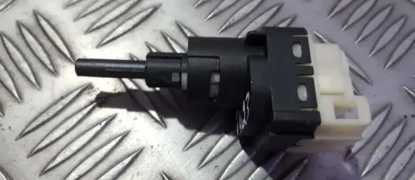 Volkswagen Golf V Brake pedal sensor switch 22911J
