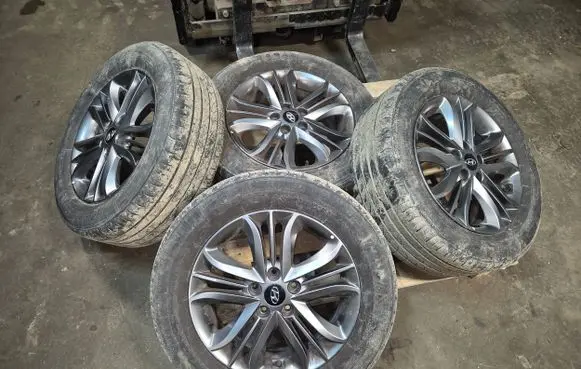 Hyundai Tucson TL R17 alloy rim 529102Y600