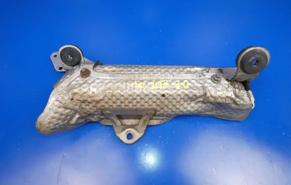 Mercedes-Benz E A207 Heat shield in engine bay A6420903141