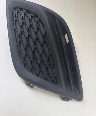 Volvo XC60 Front bumper lower grill 31290657