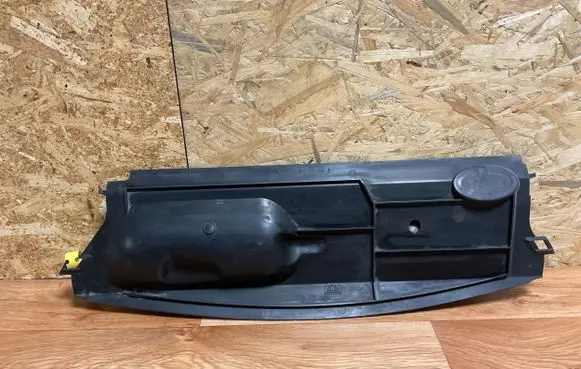 Renault Megane III Top upper radiator support slam panel 214768557R
