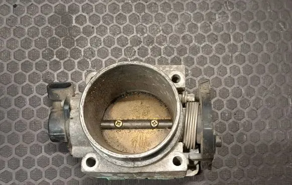 Volvo S40, V40 Throttle valve