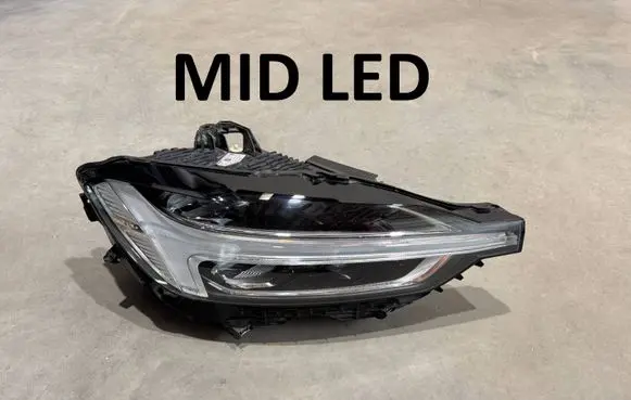Volvo XC60 Headlight/headlamp 32133545