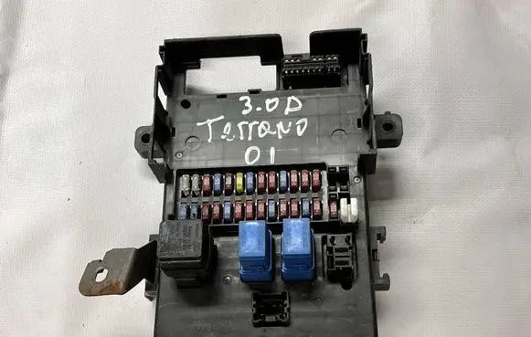 Nissan Terrano Fuse box set 4A140009 4919