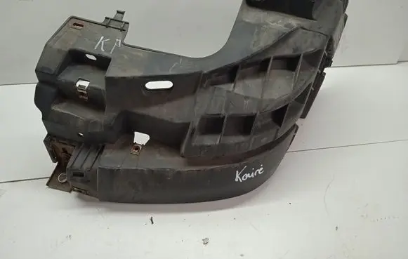 Opel Vivaro Front bumper mounting bracket 620350101R