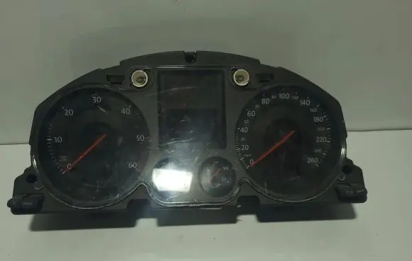 Volkswagen PASSAT B6 Speedometer (instrument cluster) 3C0920860K V0007000