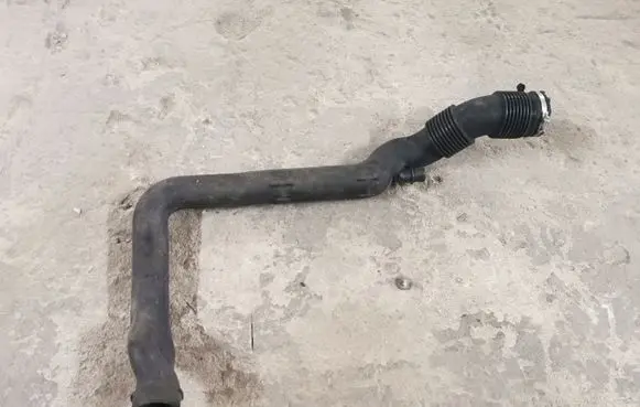 Land Rover Range Rover Sport L494 Intercooler hose/pipe AH227990AC